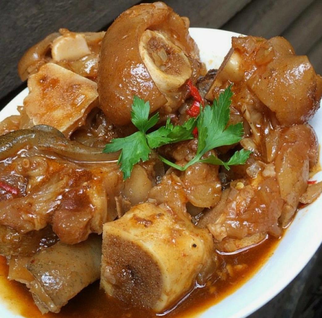 Food prepared by Lethepu Hospitality
